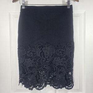 Haute Monde Black Stretchy Skirt With Floral Lace Looking Applique Size Medium